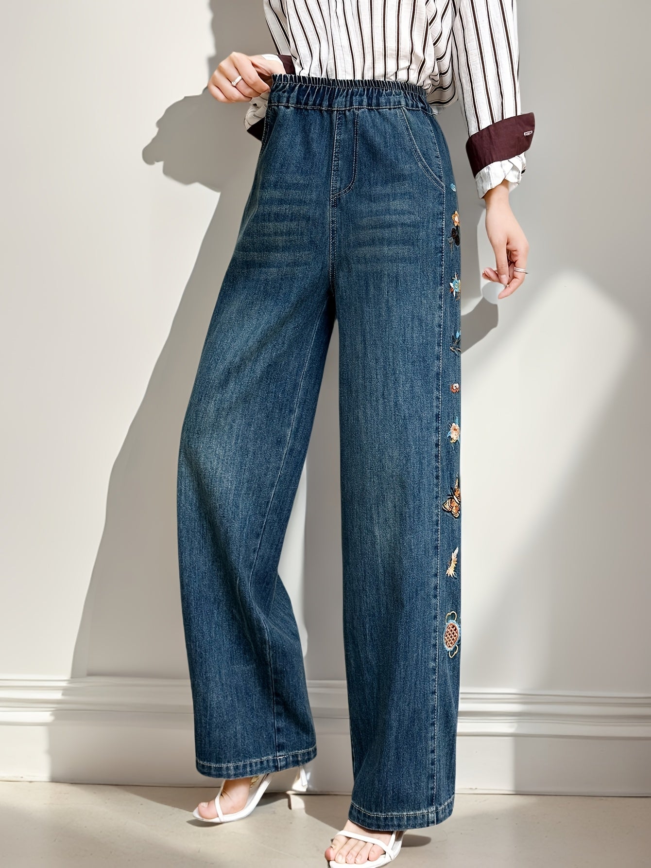 Side embroidery tassel Straight Jeans