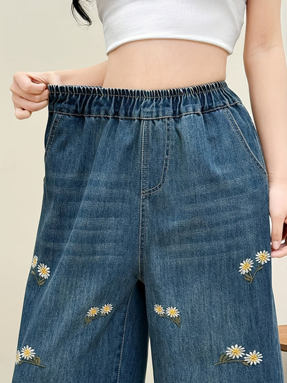 Many Daisy Embroidery Straight Jeans