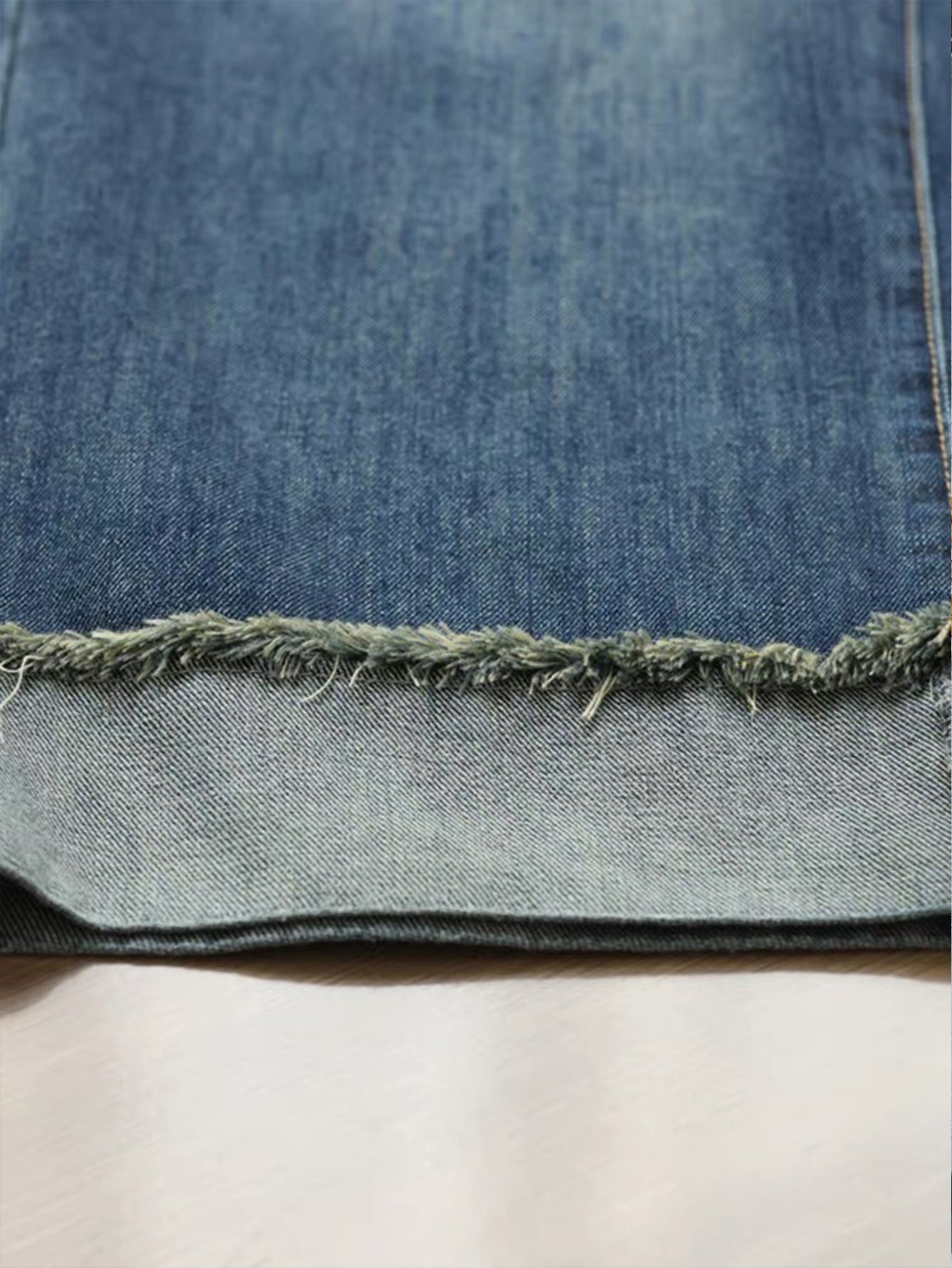 Curled Solid Color Jeans